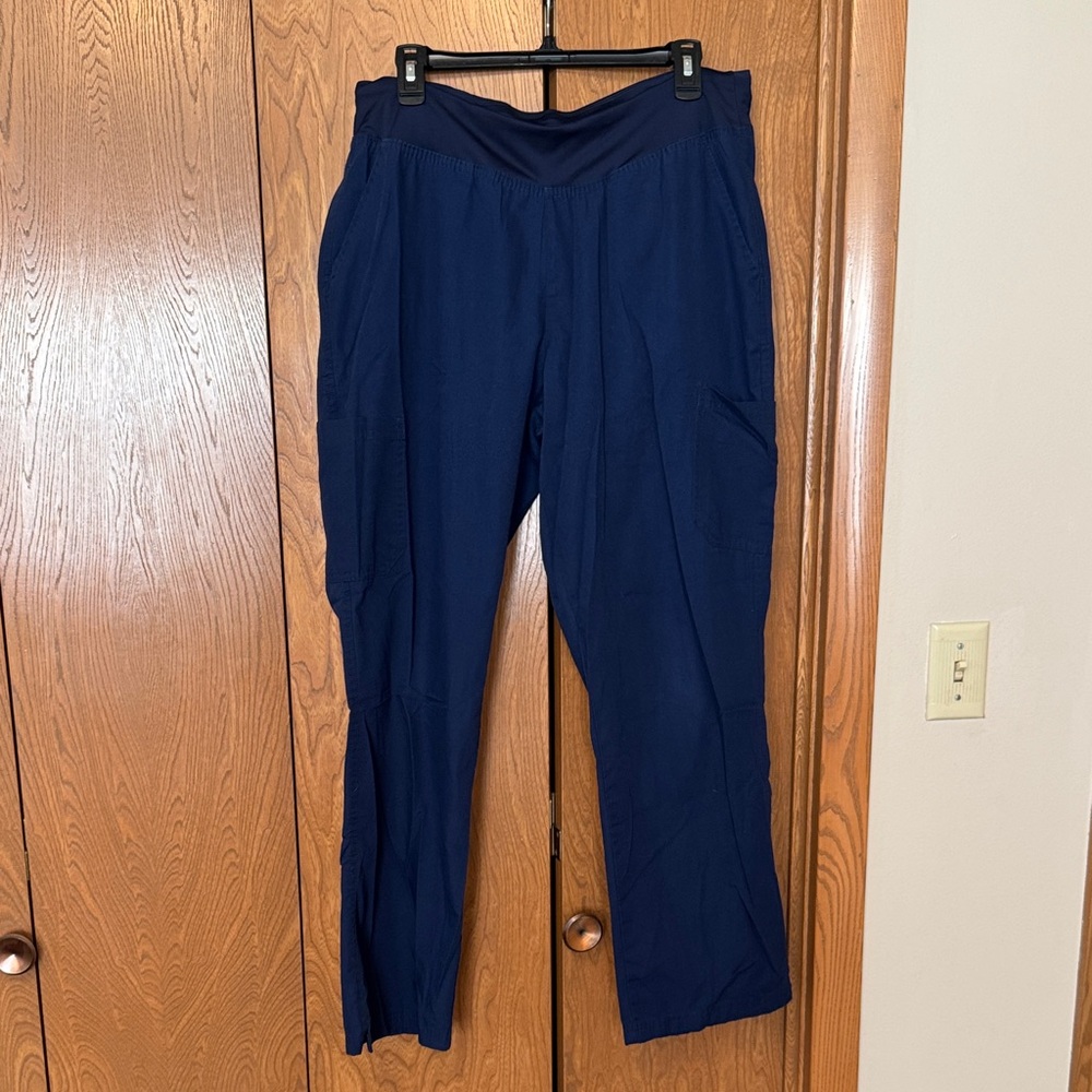 UAScrubs woman’s scrub pants.